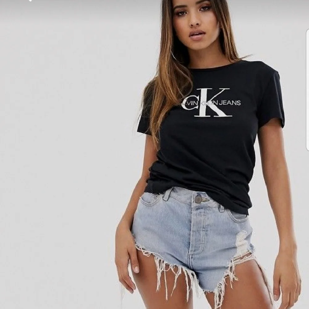 Original Vintage 90s Black Calvin Klein Jeans logo Tee - Picture 1 of 9